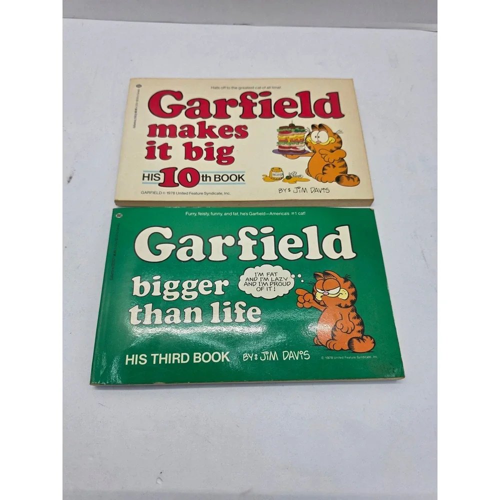 Vintage Garfield Comic Books Jim Davis 1st Edition Lot of 2 1981 1985 Paperback